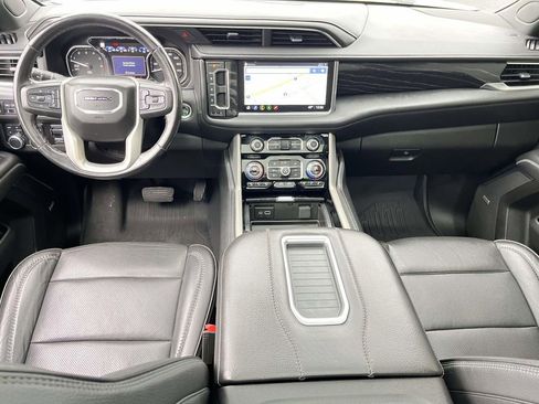 Used 2021 GMC Yukon Denali w/ Denali Premium Package image 28