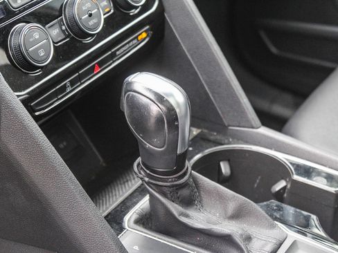 Used 2020 Volkswagen Atlas Cross Sport SEL image 19