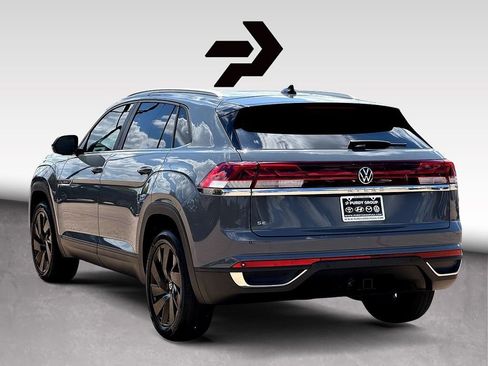 Certified 2024 Volkswagen Atlas Cross Sport SE w/ Panoramic Sunroof Package FWD image 6