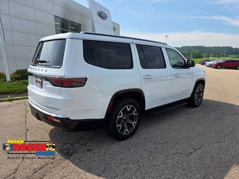 Used 2023 Jeep Wagoneer Series III w/ Preferred Equipment Group AWD/4WD image 29