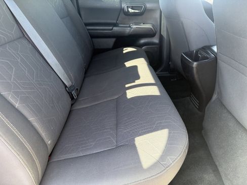 Used 2016 Toyota Tacoma TRD Off-Road w/ Premium & Technology Package image 14