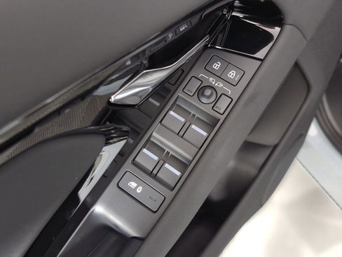 Used 2026 Land Rover Range Rover Evoque Dynamic SE image 21