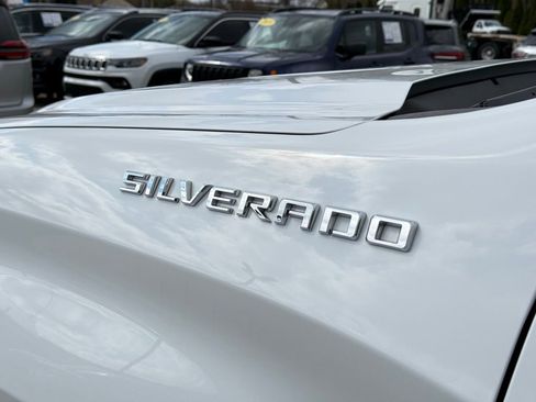 Used 2022 Chevrolet Silverado 1500 Custom image 9