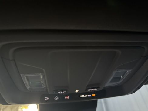 Used 2024 Chevrolet Silverado 1500 LT image 14