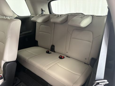 Used 2025 Nissan Pathfinder SL AWD/4WD image 13