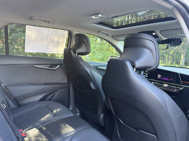 Certified 2023 Kia Niro Wave FWD image 32