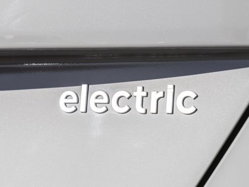 Used 2024 Hyundai Kona Limited FWD image 14