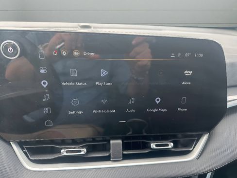 Used 2025 Chevrolet Equinox LT FWD image 22