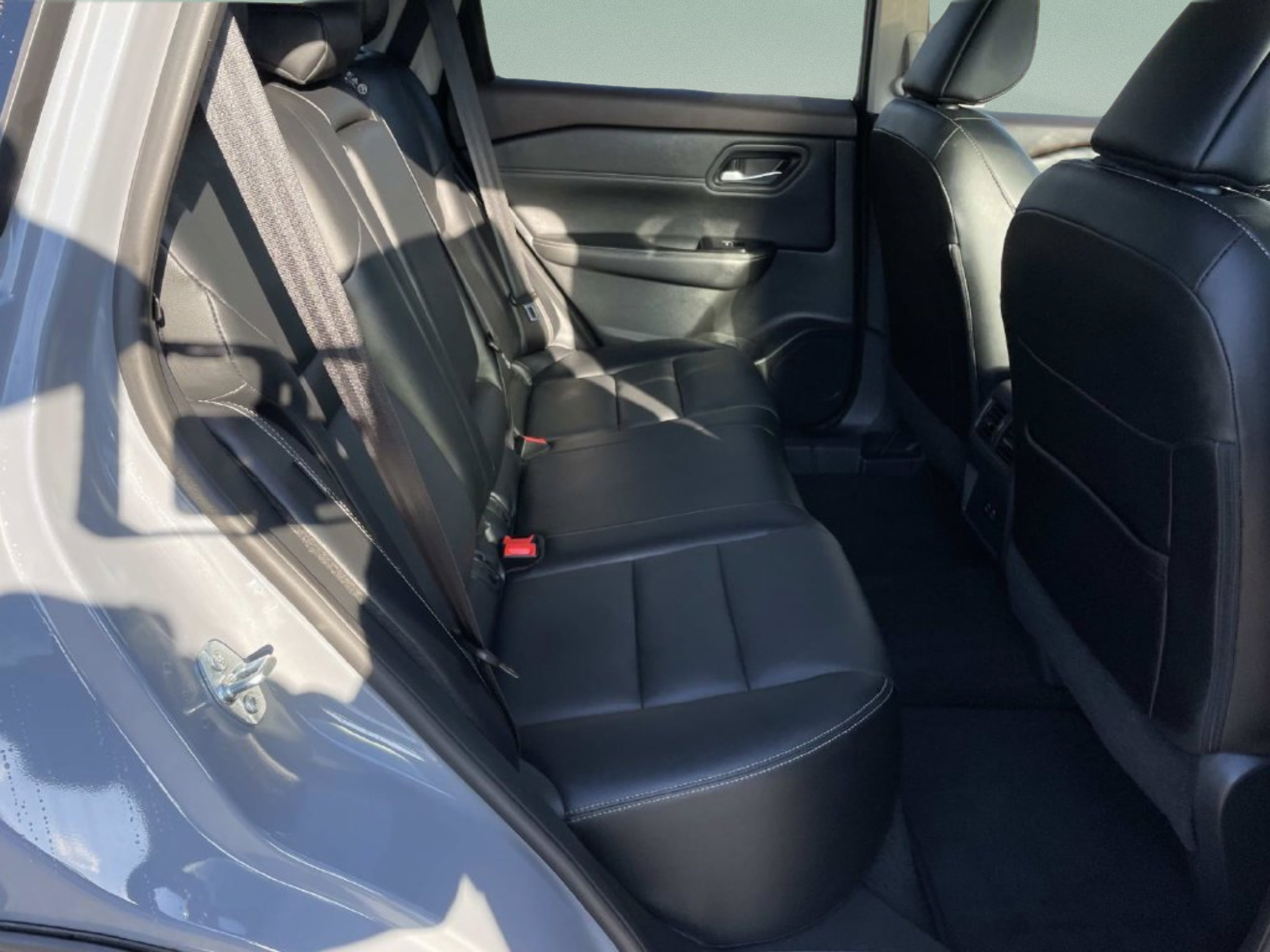 Used 2023 Nissan Rogue SL FWD image 17