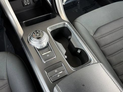 Used 2019 Ford Fusion SE FWD image 34
