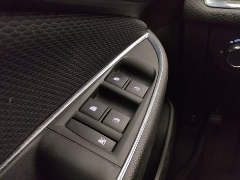 Used 2018 Chevrolet Cruze LT w/ Convenience Package image 27