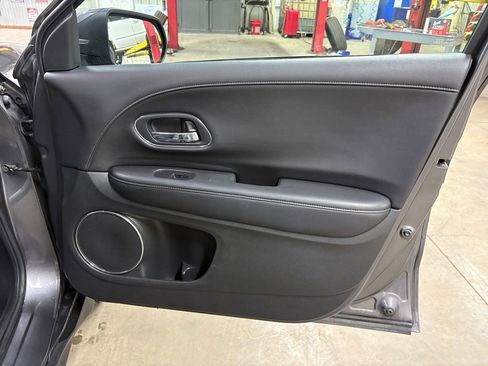 Used 2016 Honda HR-V EX-L image 16