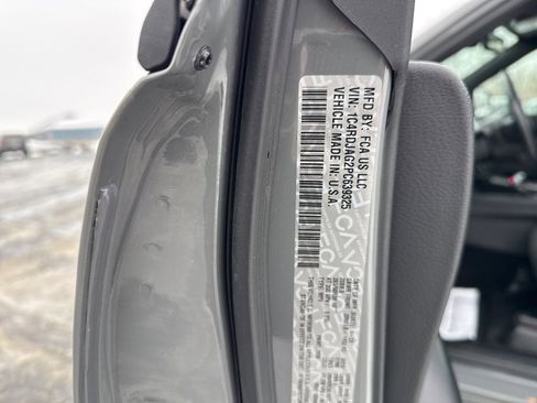 Used 2023 Dodge Durango SXT w/ SXT Blacktop Group image 31