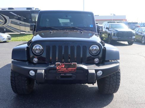 Used 2015 Jeep Wrangler Unlimited Sahara w/ Connectivity Group AWD/4WD image 20