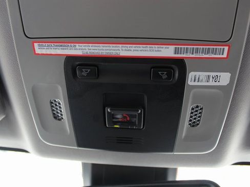 Used 2023 Toyota Camry SE image 18