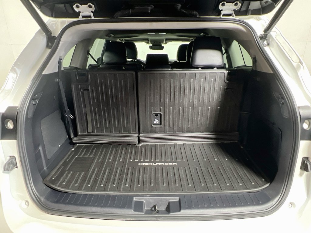 Certified 2021 Toyota Highlander Limited AWD/4WD image 24