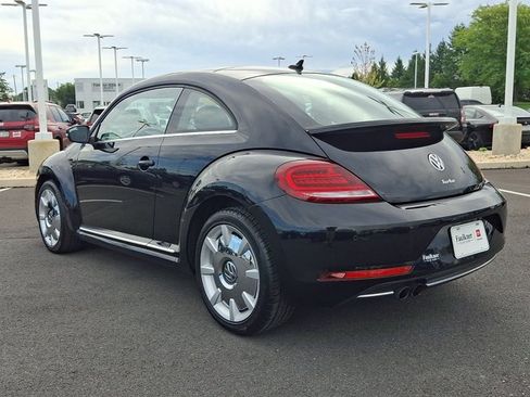 Used 2019 Volkswagen Beetle 2.0T SE FWD image 4