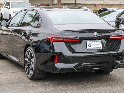 New 2026 BMW 540i xDrive w/ M Sport Package AWD/4WD image 4