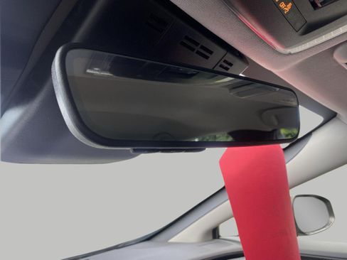 Used 2024 Toyota Prius XLE FWD image 22