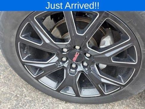 Used 2023 GMC Yukon Denali image 11