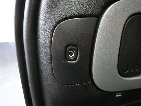 Used 2016 Jeep Cherokee Latitude w/ North All-Season Group AWD/4WD image 37