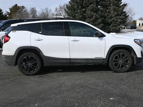 Used 2020 GMC Terrain SLE w/ Driver Convenience Package AWD/4WD image 3