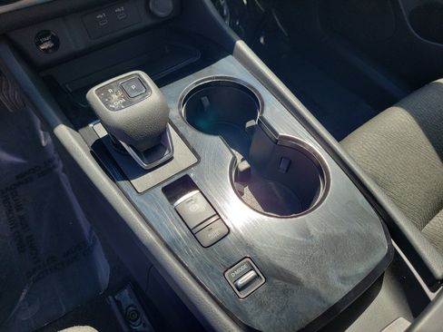 Certified 2025 Nissan Rogue SV FWD image 23
