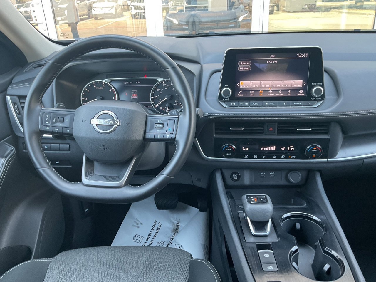 Used 2025 Nissan Rogue SV FWD image 11
