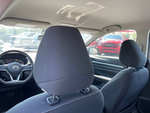 Used 2021 Nissan Altima 2.5 SV FWD image 10