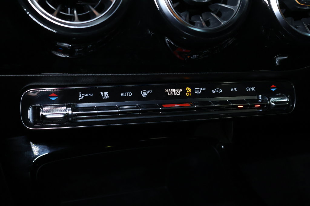 Used 2019 Mercedes-Benz A 220 4MATIC image 32