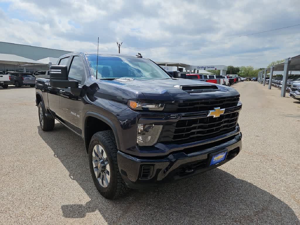 Used 2024 Chevrolet Silverado 2500 Custom w/ Custom Convenience Package AWD/4WD image 2