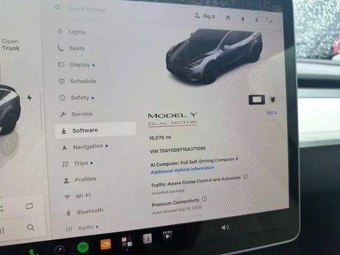 Used 2025 Tesla Model Y Performance AWD/4WD image 13