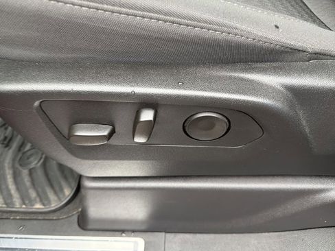 Used 2024 Chevrolet Silverado 2500 LT w/ Convenience Package image 17