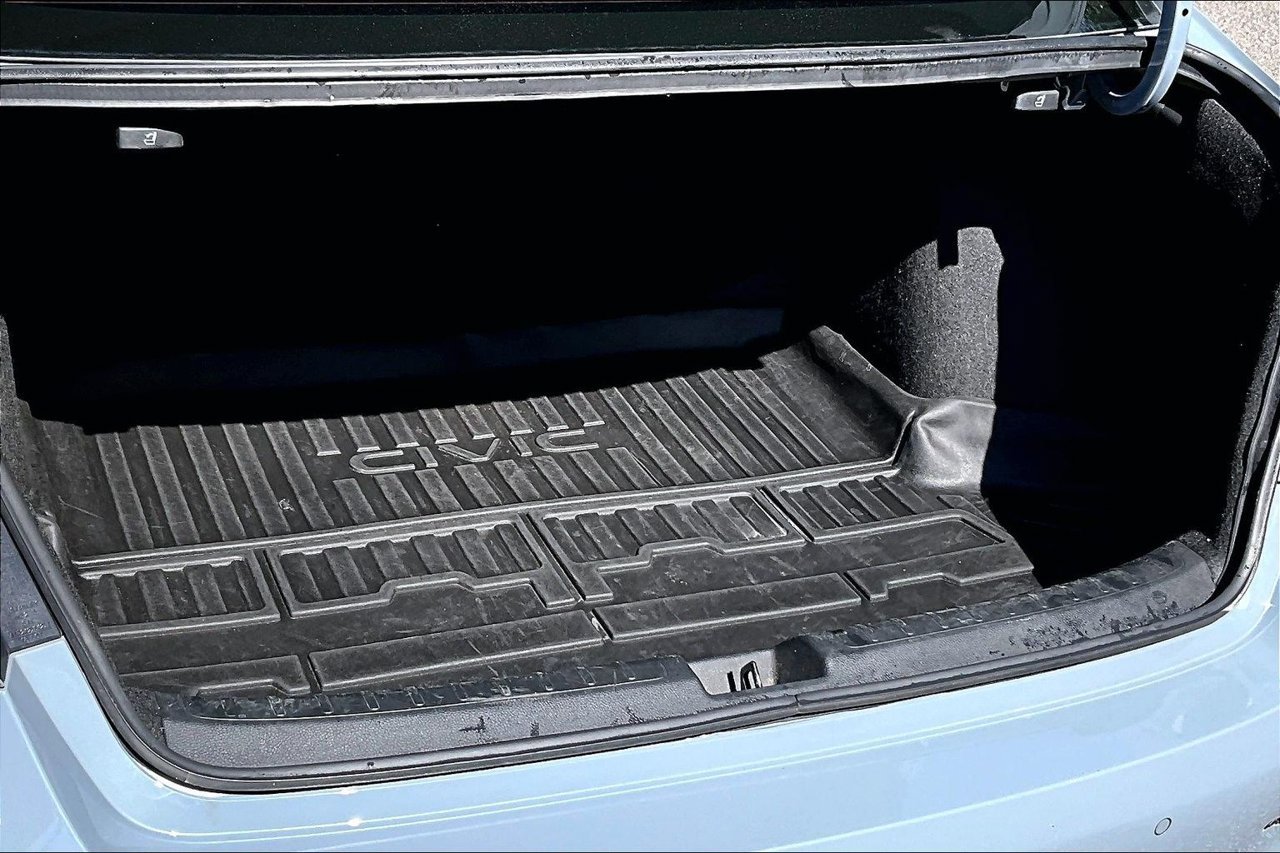 Used 2022 Honda Civic Touring image 36