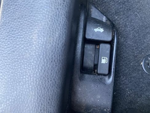 Used 2021 Toyota Corolla LE w/ Carpet Mat Package (TMS) FWD image 44