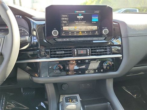 New 2025 Nissan Pathfinder SV image 9