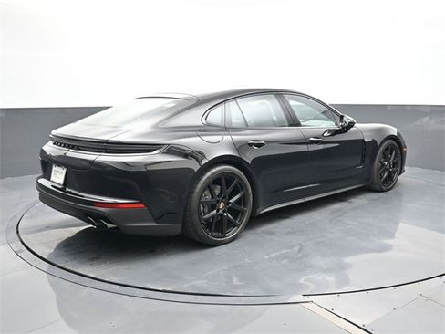 Used 2024 Porsche Panamera 4 image 23