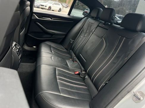 Used 2019 BMW 530i w/ Convenience Package image 18