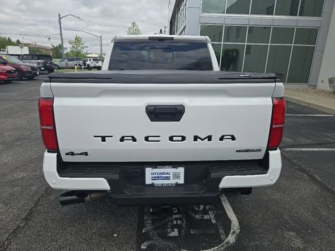 Used 2025 Toyota Tacoma TRD Off-Road w/ TRD Off Road Upgrade Package AWD/4WD image 7