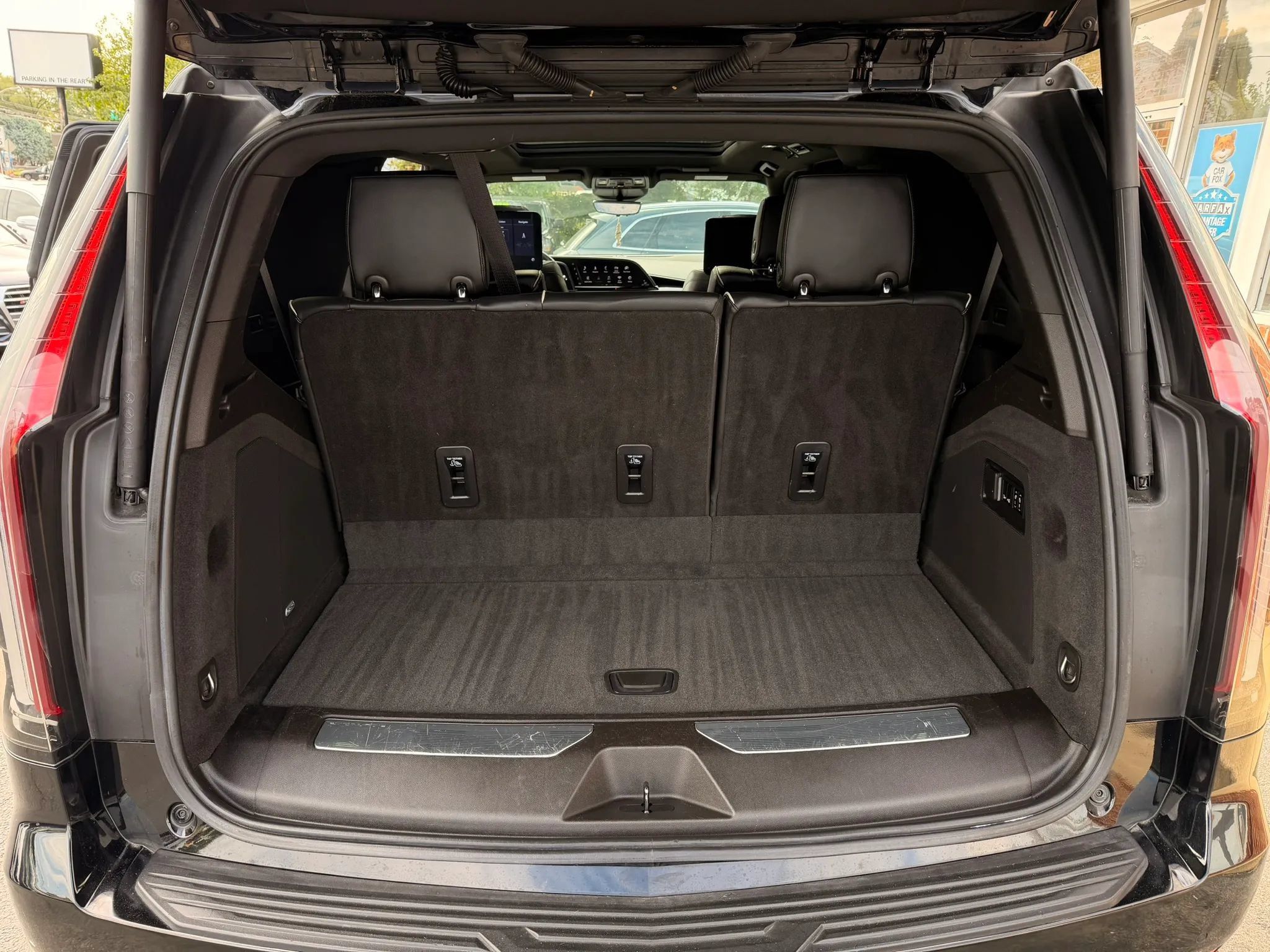 Used 2021 Cadillac Escalade Sport w/ LPO, ONYX Package AWD/4WD image 13