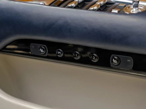 Used 2017 Rolls-Royce Wraith RWD image 67