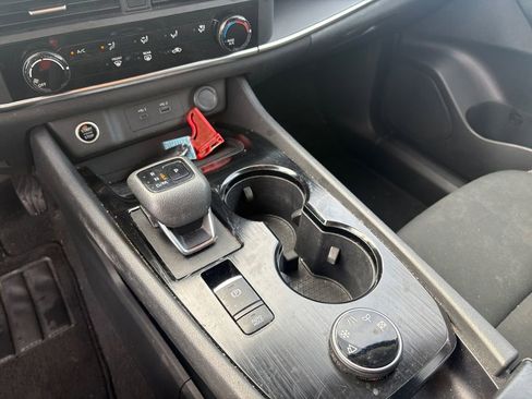 Used 2023 Nissan Rogue S image 17