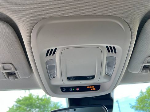 Used 2023 Buick Envision Essence AWD/4WD image 37