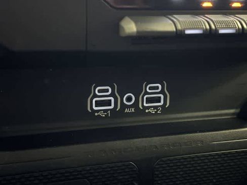 Used 2025 RAM 1500 Laramie AWD/4WD image 25