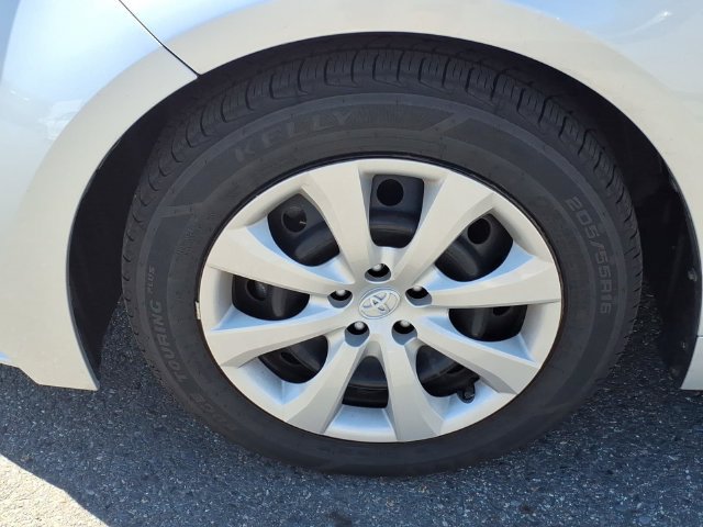 Used 2024 Toyota Corolla LE FWD image 9