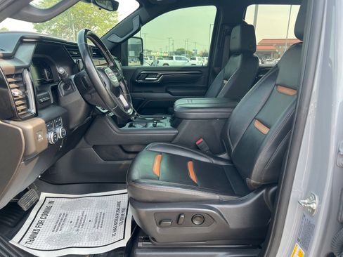 Used 2025 GMC Sierra 3500 AT4 w/ AT4 Premium Plus Package AWD/4WD image 10