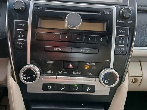 Used 2012 Toyota Camry SE image 9