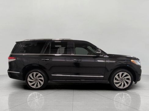 Used 2023 Lincoln Navigator Reserve AWD/4WD image 11