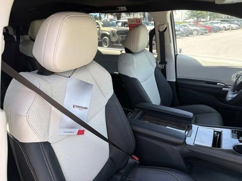New 2026 Toyota Sienna Limited FWD image 16