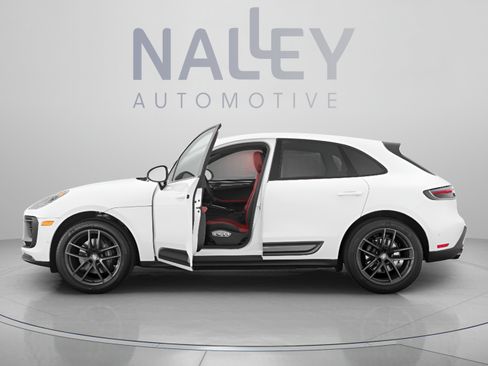 Used 2023 Porsche Macan AWD/4WD image 3